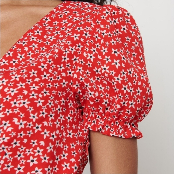 NWOT Dynamite floral blouse - Picture 2 of 5